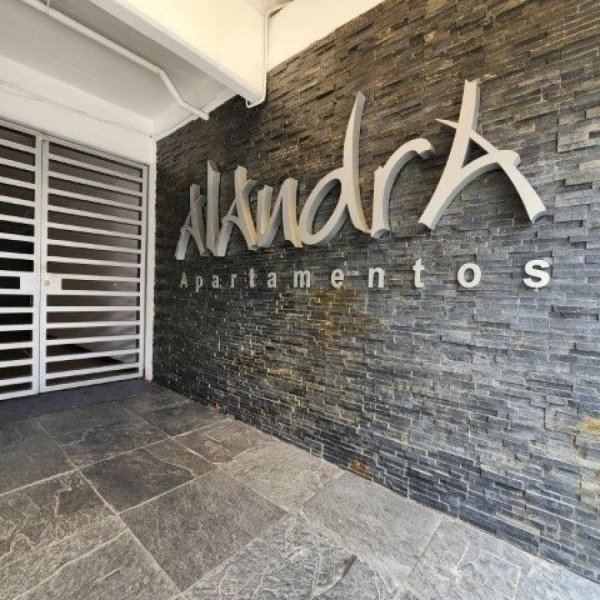 Apartamento en Renta en  Edificio Alandra zona 10, Guatemala