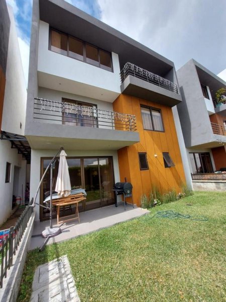 Casa en Venta en Muxbal Guatemala, Guatemala