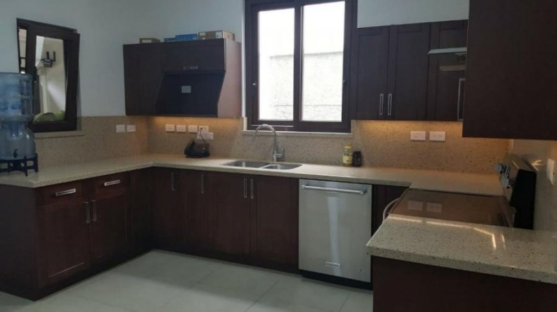 Casa en Venta en Zona 16 Guatemala, Guatemala