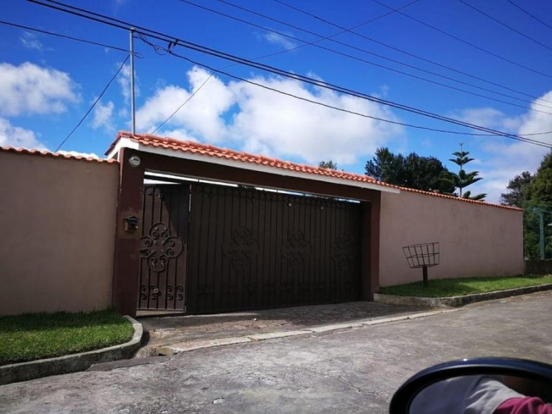 Casa en Venta en Llanos de Arrazola Fraijanes, Guatemala
