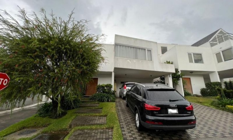 Casa en Venta en Zona 16 Guatemala, Guatemala