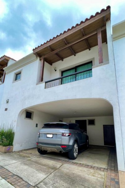 Casa en Venta en  Mixco, Guatemala