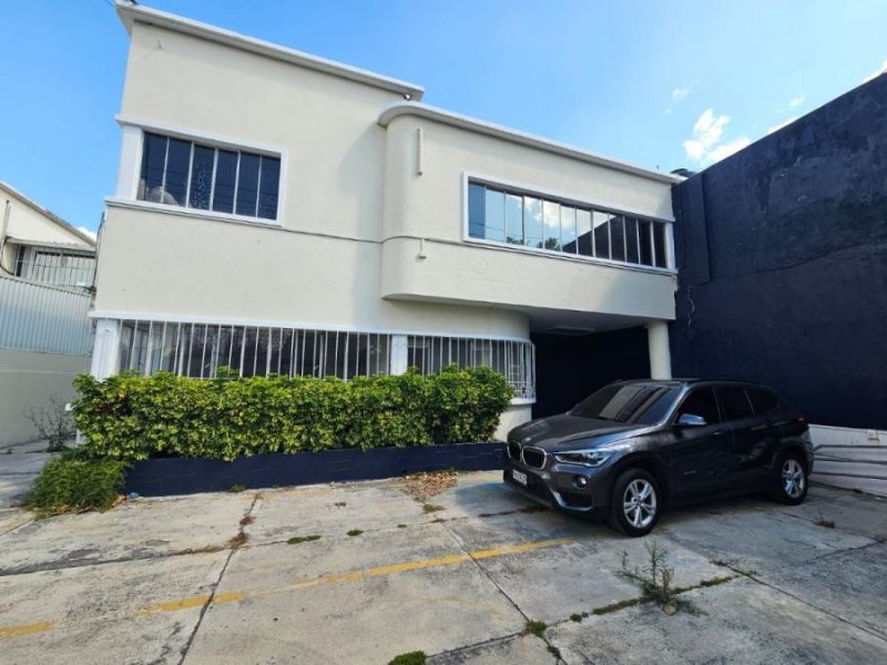 CASA EN RENTA ZONA 9, PARA OFICINA o COMERCIO