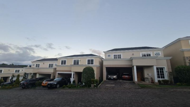 Casa en Venta en  Fraijanes, Guatemala