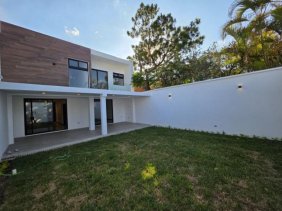 Casa en Venta en San Cristobal Sector B2 Mixco, Guatemala