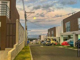 Casa en Renta en Zona 10 Mixco, Guatemala