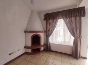 Casa en Venta en  San Lucas Sacatepéquez, Sacatepéquez