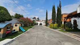EXCLUSIVA CASA EN VENTA EN SAN CRISTOBAL MIXCO ZONA 8