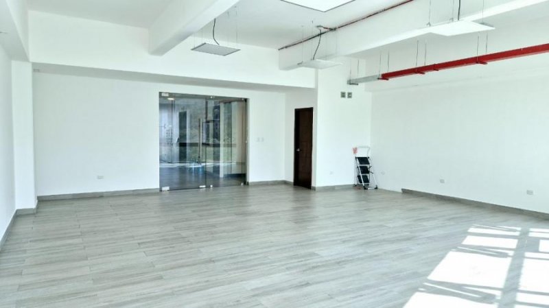 Oficina en Venta o Renta en Insigne Zona 15 Vista V.H.2