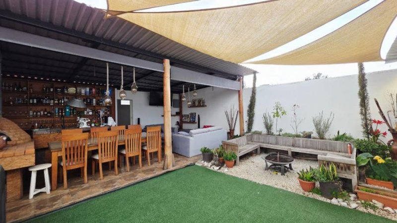 Casa en Venta en RESIDENCIALES B4 Mixco, Guatemala